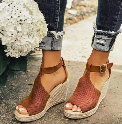 Sandalias cuña paja