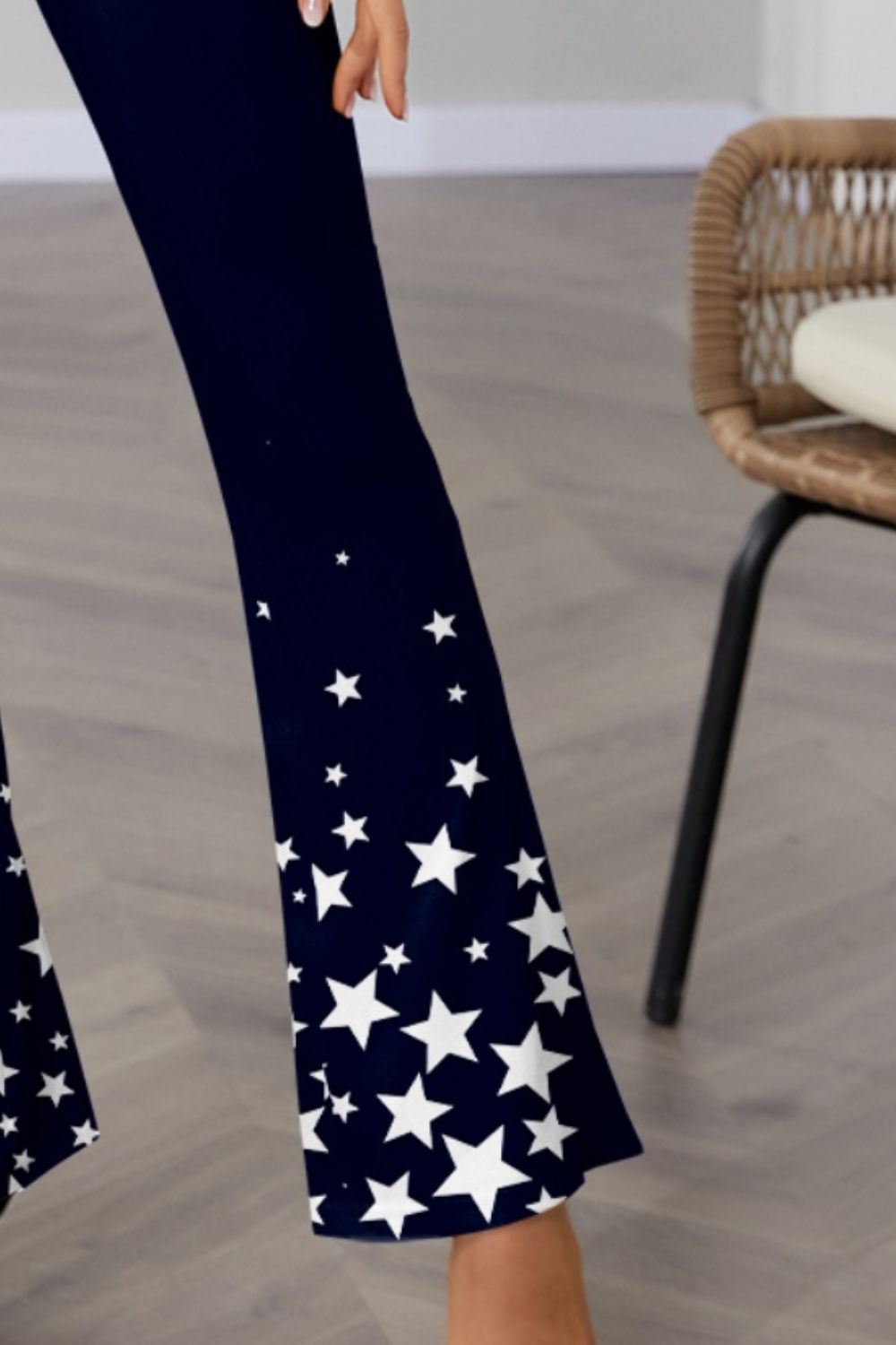 Pantalones bootcut con cintura elástica y estrellas