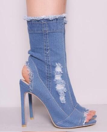 Botines de mezclilla con punta abierta de Fashion Runway