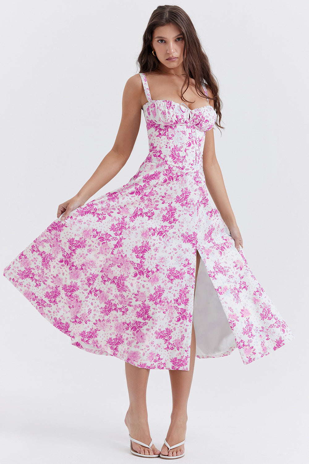 Nuevo Vestido con estampado floral y tirantes para mujer.