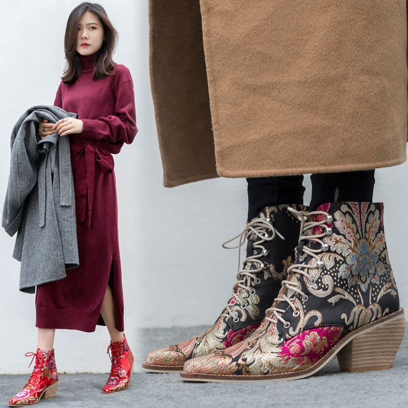 Bottes courtes à talons épais brodées en bois tissé de style ethnique avec lien sur le devant