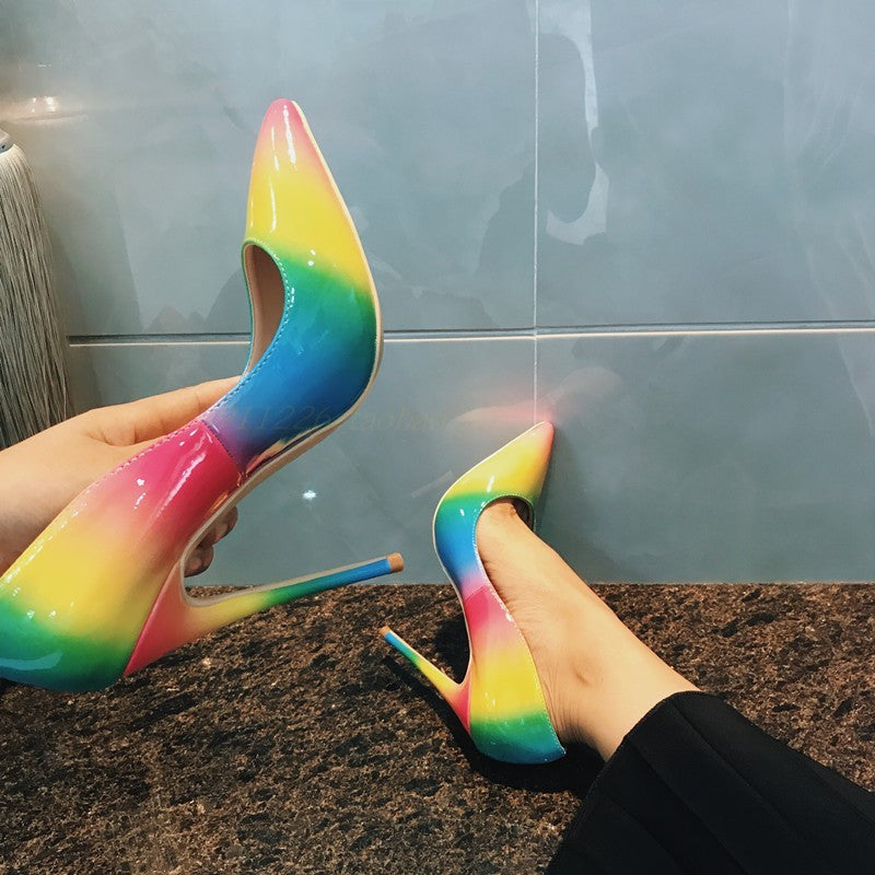 Tacones súper altos arcoiris