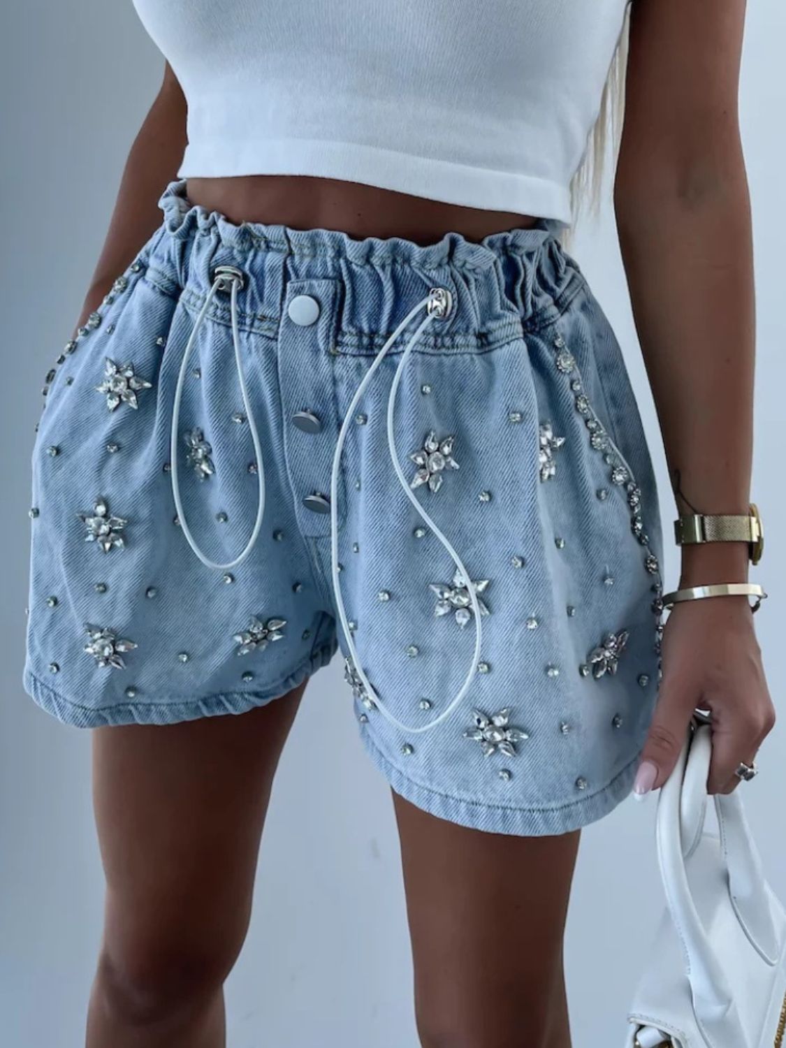 Shorts vaqueros con cordón y diamantes de imitación