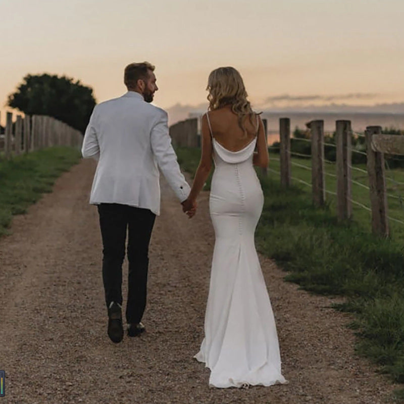 Vestido drapeado con tirantes elegante simple