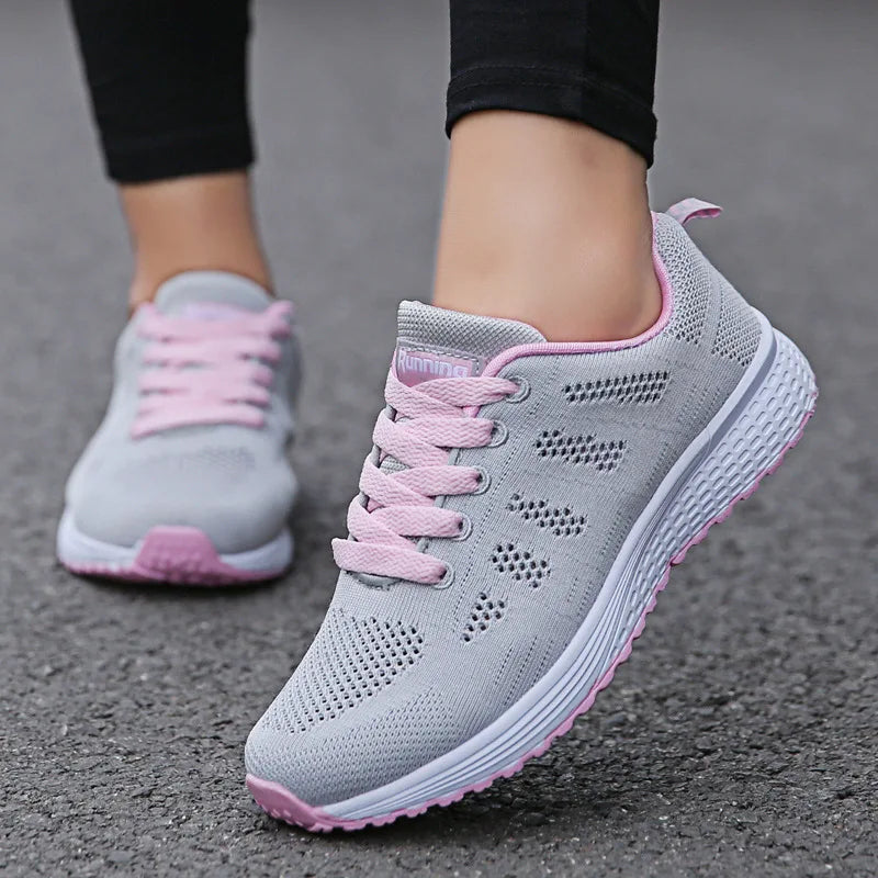 Zapatos informales para mujer, zapatillas planas de malla transpirables a la moda, zapatillas de deporte para mujer, zapatos vulcanizados para gimnasio, calzado blanco para mujer 2021