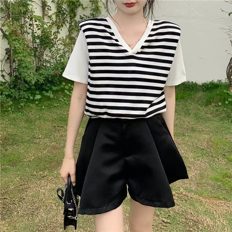 150.00kg plus Size Bow Striped V Neck Short-Sleeved T-shirt for Women Plus Size Ladies Loose False Two Pieces Stylish Niche Top