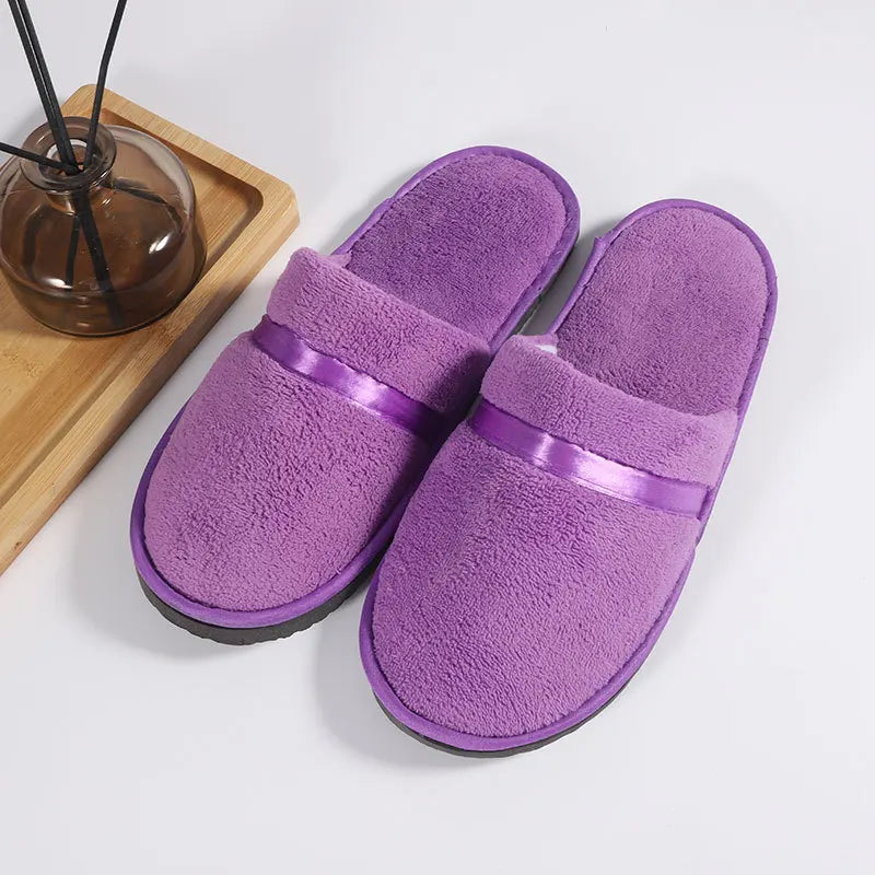 1 paire de pantoufles en molleton de corail pour hommes et femmes, pantoufles d'hôtel bon marché, diapositives en coton, pantoufles de SPA de voyage à domicile, chaussures d'hospitalité confortables pour invités à la maison