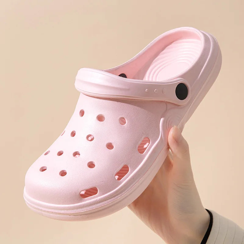 2023 zapatillas de mujer nuevas impermeables zapatos de playa al aire libre de verano zapatos con agujeros de punta grande para mujeres y hombres sandalias Croc zapatillas envueltas