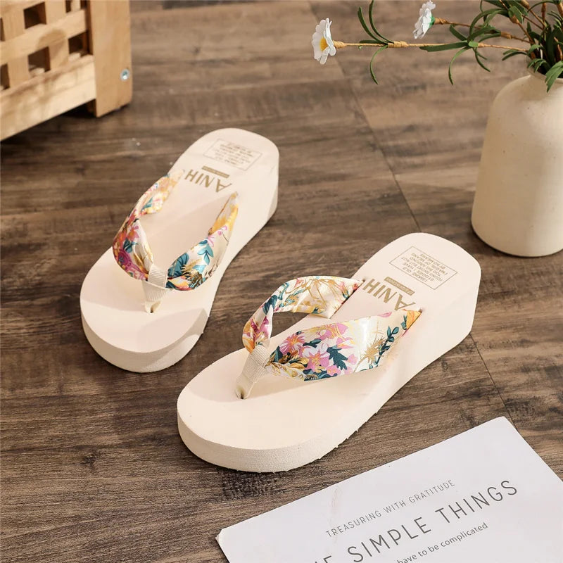 Chanclas de moda para mujer, zapatillas de plataforma de playa de verano, sandalias de cuña exteriores informales, zapatos de mujer 2023