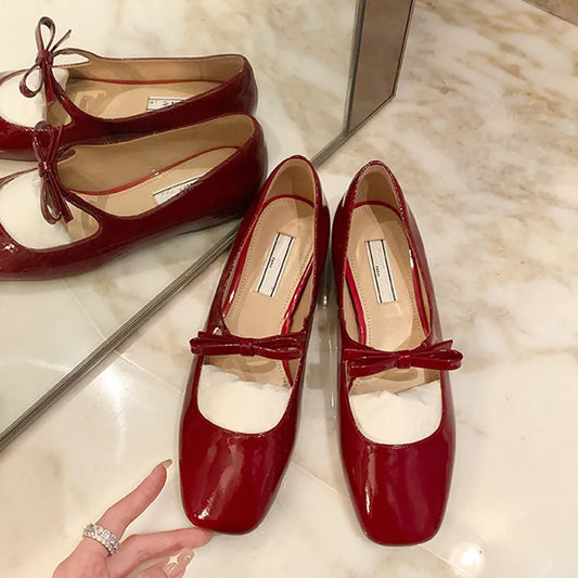 2023 Luxe Bowtie Mary Janes Femmes Bout Carré Brillant En Cuir Et Soie Appartements Ballets Femmes Rouge Dance Party Ball Chaussures De Mariage De Mariée