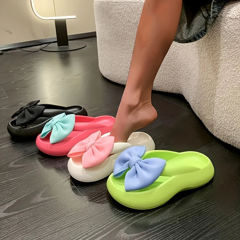 Chanclas con forma de almohada con lazo para mujer, zapatos deslizantes antideslizantes súper suaves con punta abierta Kawaii, zapatillas para interiores y exteriores