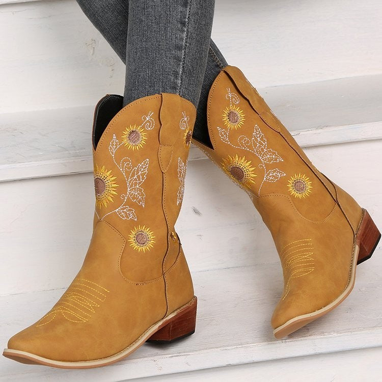 Embroidered sunflower figure fashion Martin boots