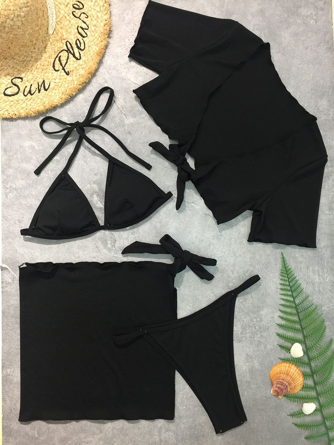 Ensemble de bain quatre pièces bikini à col licou et cache-maillot