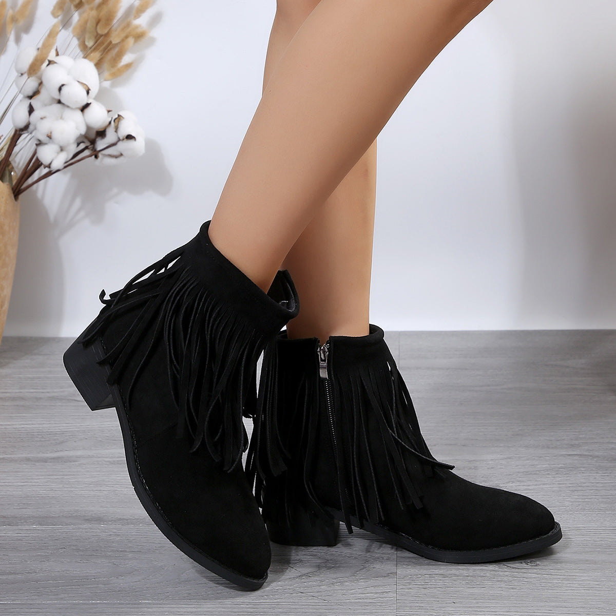 Botas cortas de moda con borlas puntiagudas de talla grande para mujer, tacón grueso, cremallera lateral