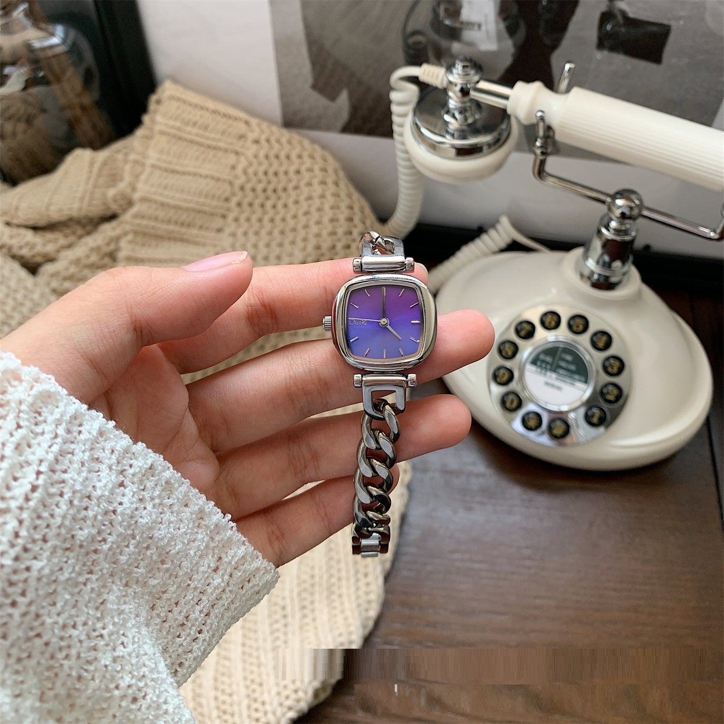 Océano Azul gradiente Fritillary pequeño cubo de azúcar pulsera reloj de mujer ligero lujo alto sentido Ins