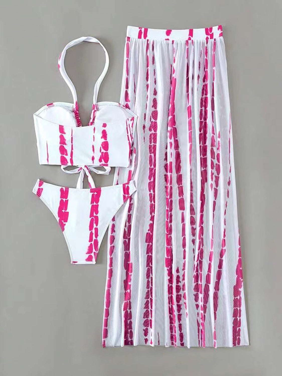 Conjunto de baño de tres piezas con cuello halter estampado